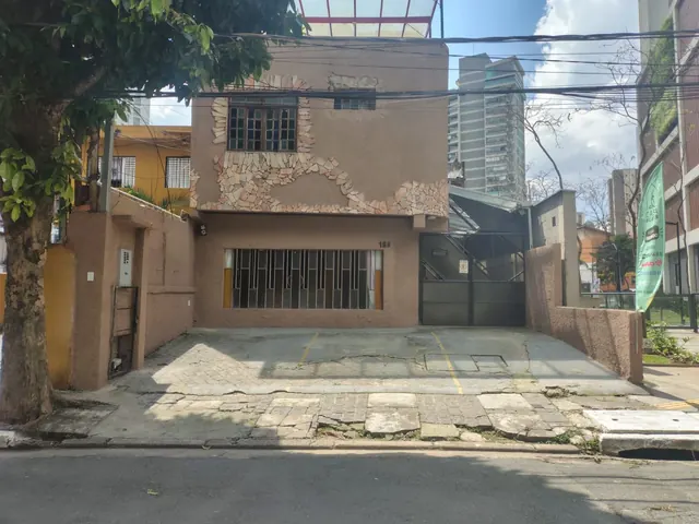 Fachada do prédio onde fica o Espaço Maura Cunha, no Brooklin